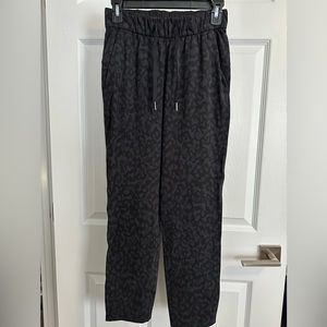 Lululemon 7/8 Pants Size 2 Leopard Black Like New